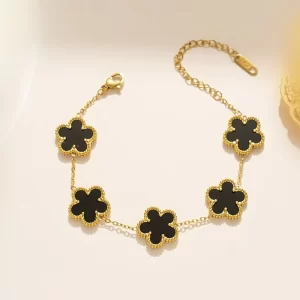 Gran oferta de acero inoxidable ligero de lujo, pulsera de flores de cinco hojas de concha blanca y negra, joyería sencilla para fiesta diaria a la moda para mujer C