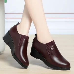 Zapatos cómodos de cuero suave con boca profunda de 4,5 cm, mocasines flexibles para mujer, zapatos de cuña con plataforma para primavera 2024 para trabajo de oficina y mamá