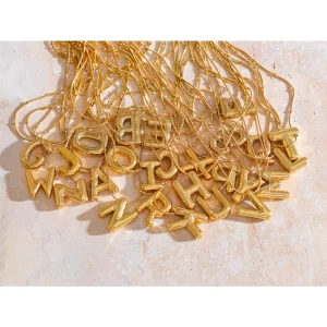 Yhpup-collar con colgante de 26 letras en inglés, resistente al agua, con nombre inicial, de acero inoxidable, chapado en PVD de 18K, joyería con dije de A a Z, venta al por mayor