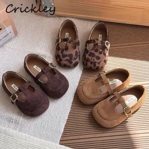 Zapatos planos de leopardo con hebilla sólida para niñas, zapatos de cuero PU con correa en T para niños, antideslizantes con gancho, zapatos de moda para niños pequeños