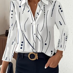 Camisa de manga corta para mujer para primavera y verano con estampado de lunares - Con un elegante cuello, base blanca con patrones azules y negros