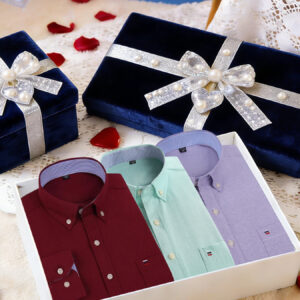 Las camisas para hombre 1+1+1 son versátiles para diversas ocasiones, con un estilo moderno adecuado para los cambios de temporada. Son atractivas y prácticas, lo que las hace destacar en fiestas y desplazamientos.